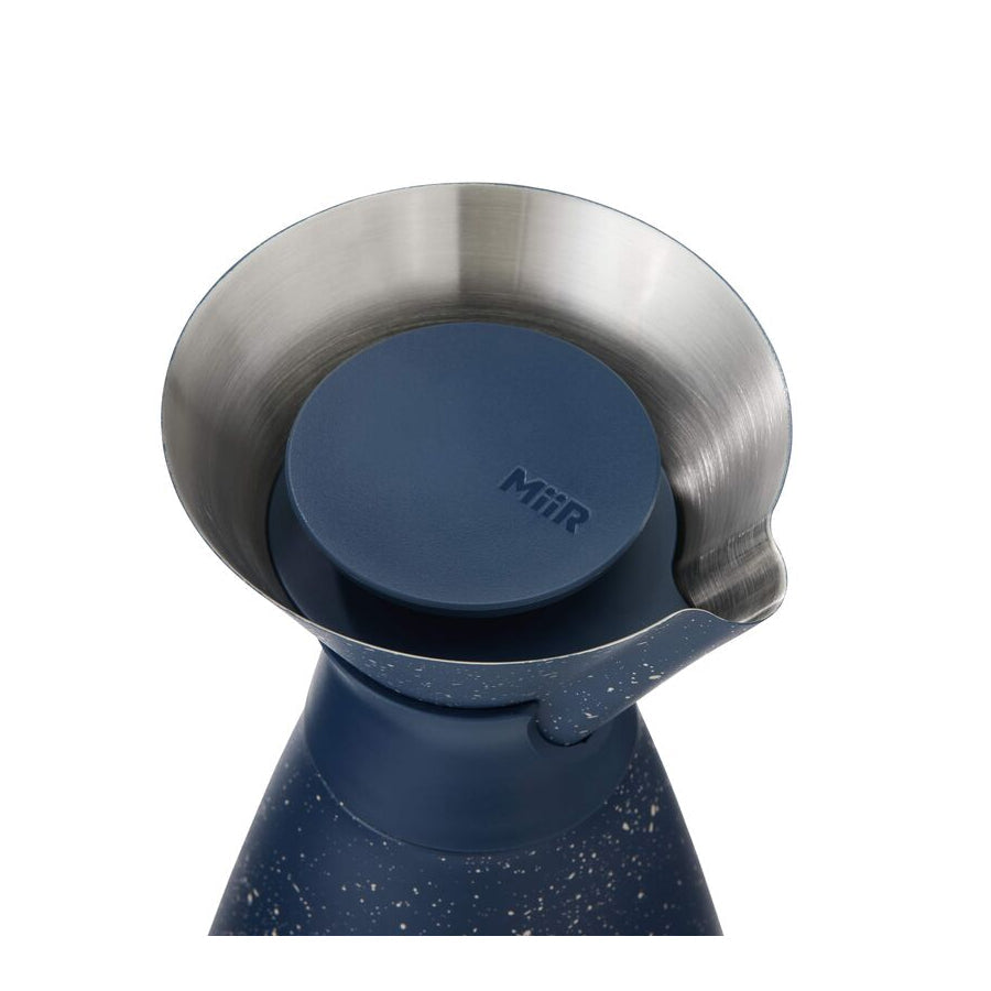 new-standard-carafe-a6 WebPDP-33oz_New_Standard_Carafe_Tidal_Blue_Speckle_Studio__CAR1SVOS225_45_Lid_Off.jpg