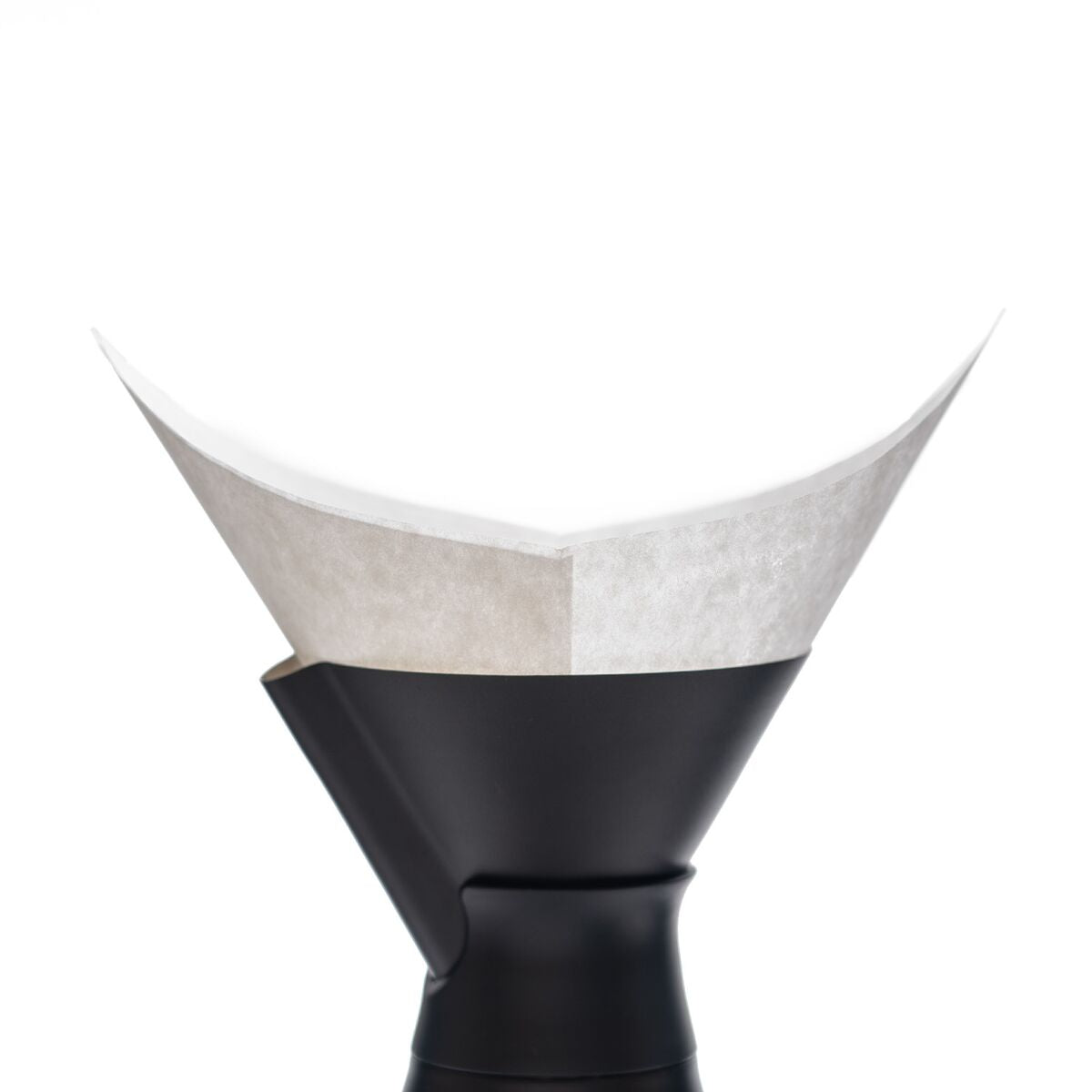 new-standard-carafe-coffee-filters-u5 WebPDP-NSCarafeCoffeeFilters_Studio_0223_InUse__CAF1PN00001.jpg