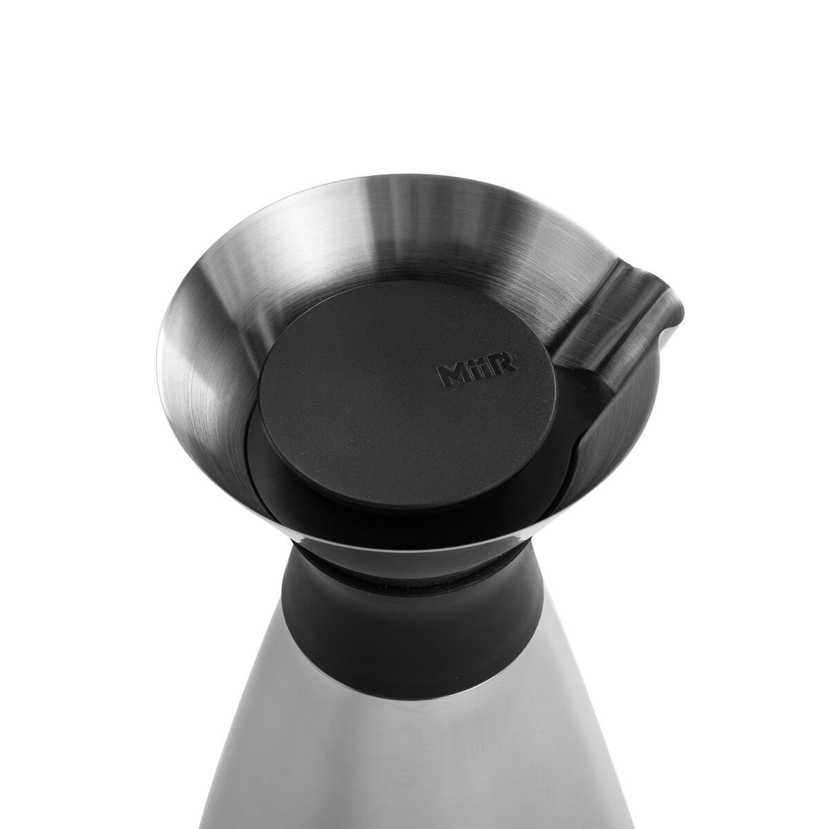 new-standard-carafe-a6 WebPDP-PolishedStainlessCarafe_33oz_SS_StudioX207182024_45degree__CAR1SVOS005.jpg